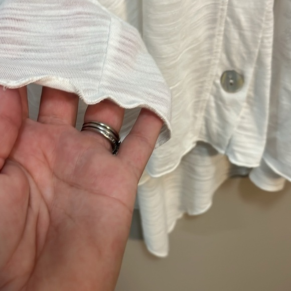 Long White Cardi long sleeve V- neck button front Lightweight High/Low Top - Picture 5 of 8